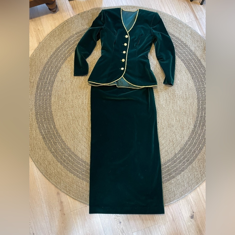 Vintage Green Velvet Skirt Suit with Gold Trim and Button Details - Picture 9 of 12